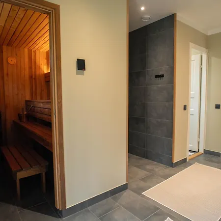 Feriehus Home, Hiiumaa With Nordic Hottub & Sauna Reigi